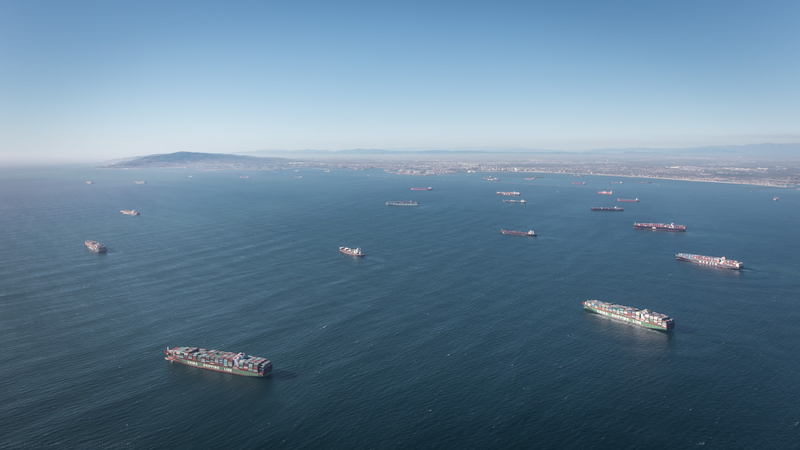 Illustration for article titled This Is What Gridlock at the Biggest Port In America Looks LikeĀ